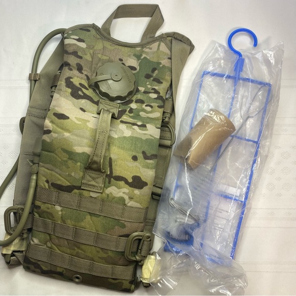 US Army Other Us Army Hydration System Carrier Camo Poshmark